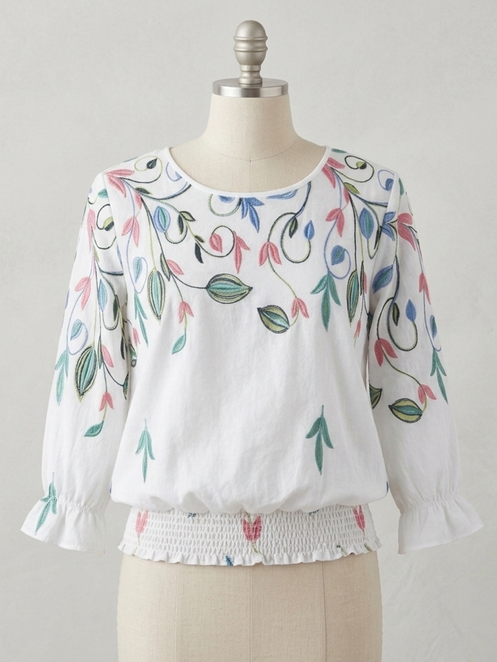 Sapphire Brand White Embroidered Floral Blouse Lightweight Women's Size L